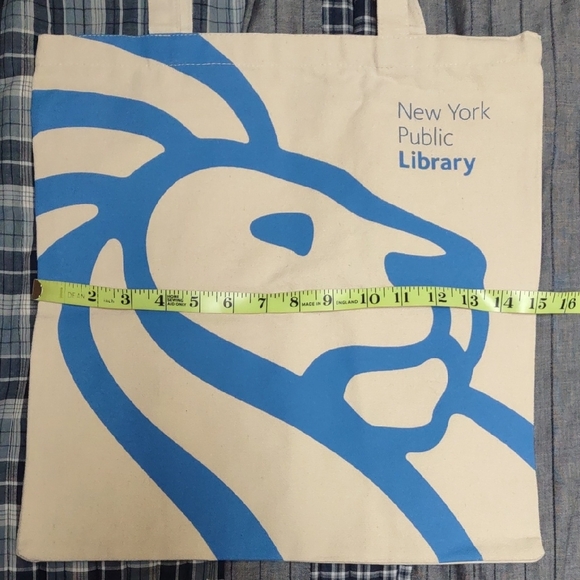 New York Public Library Tote Bag with Blue Lion Design - Picture 3 of 5